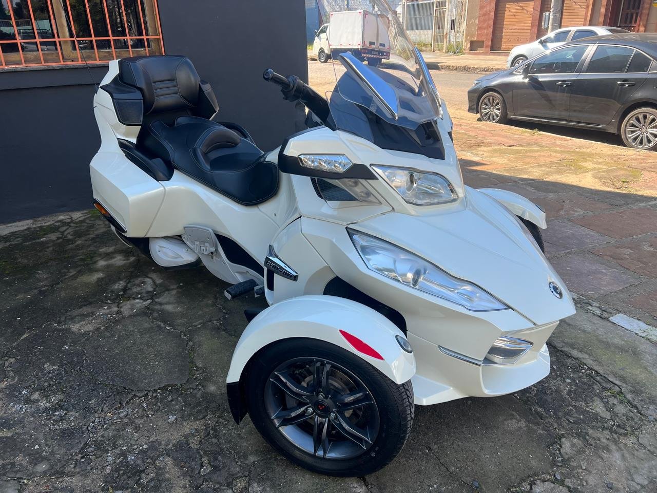 BRP can-am Outlander MAX XT 400 4X4 Quadr.  na cor Branco no Porto Alegre / RS - 45212