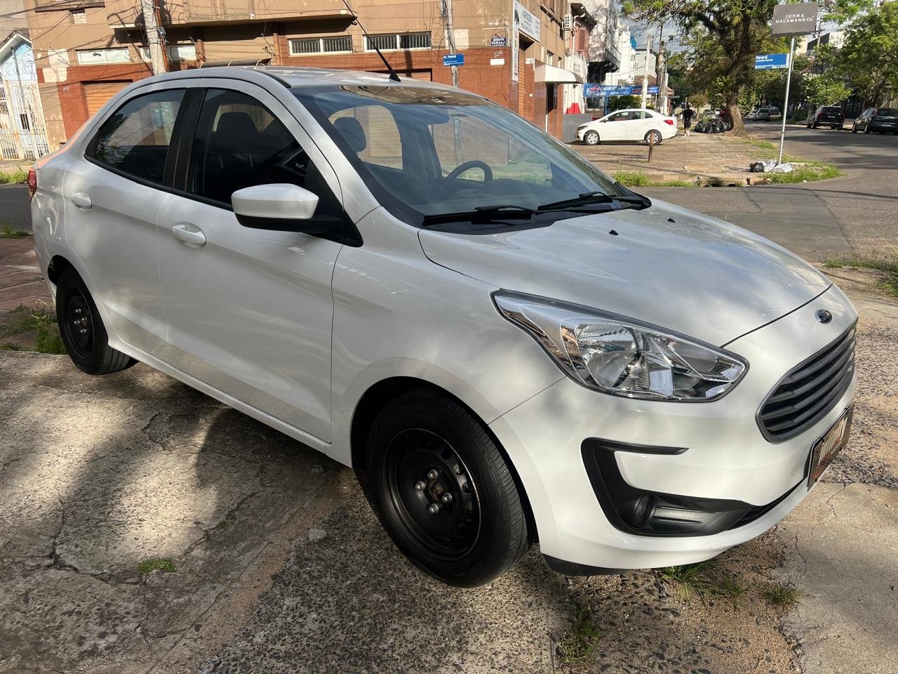 Ford Ka 1.5 Sedan SE 12V Flex 4p Mec. na cor Branco no Porto Alegre / RS - 45215