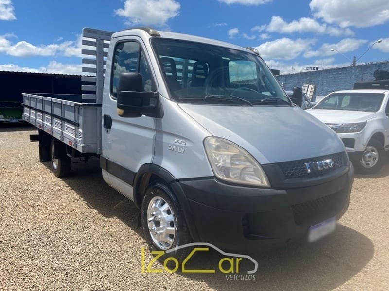 IVECO DAILY FURGONE 35S14 4p (diesel) na cor Cinza em Guarapuava / PR - 45375
