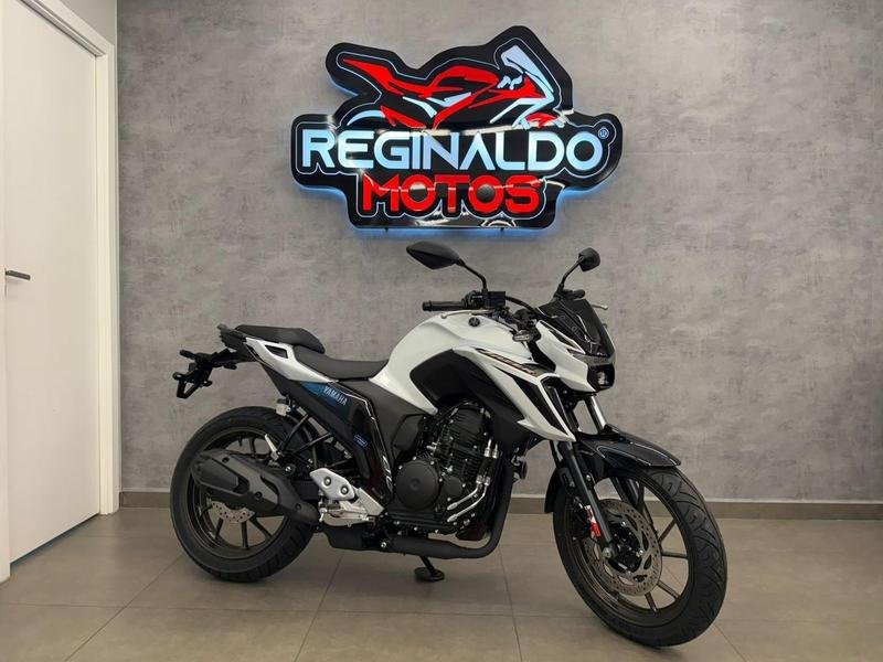 YAMAHA FZ25 250 FAZER CONNECTED  na cor Branco em Araucária / PR - 45388
