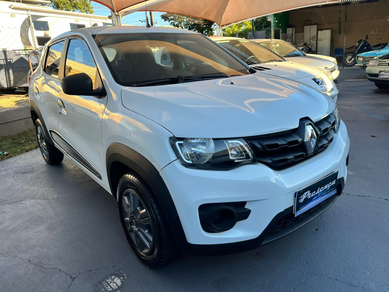 Renault KWID Zen 1.0 Flex 12V 5p Mec. na cor Branco em Maringá / PR - 45416