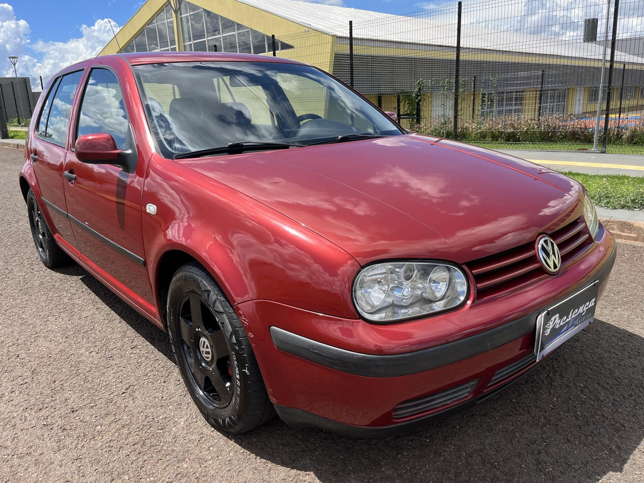 imagem de 2.0/2.0 T. Flex Mec.(Black & Silv)