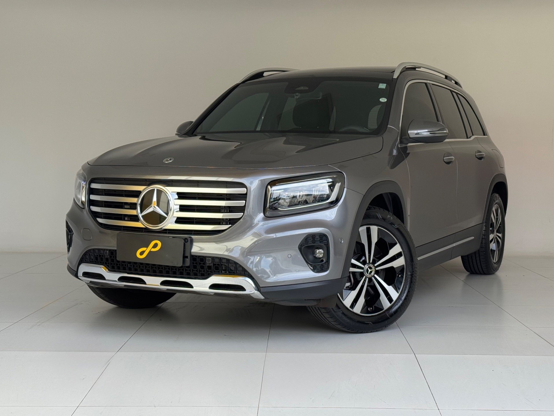 Mercedes-Benz GLB 220 4M AMG Line 2.0 TB Aut. (Híb.) na cor Cinza em Curitiba / PR - 45480