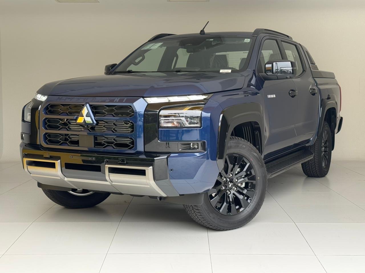 Mitsubishi Triton Katana 2.4 CD 4x4 TB Diesel Aut. na cor Azul em Curitiba / PR - 45483