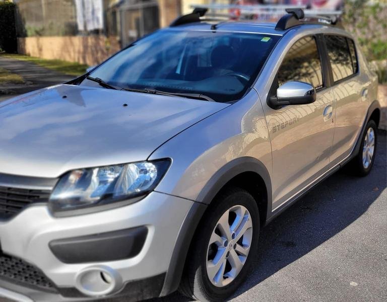Renault Sandero STEP. R. CURL Hi-Power 1.6 8V 5p na cor Prata em Curitiba / PR - 45625