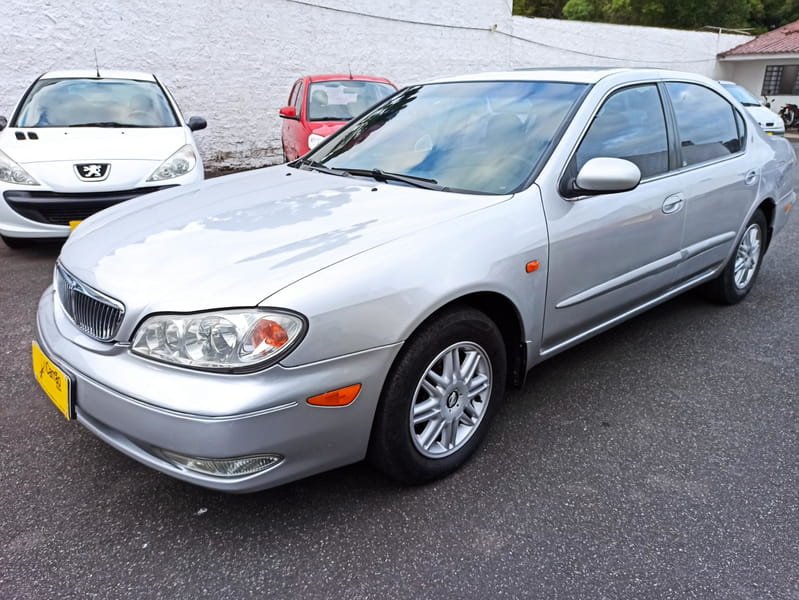 Nissan Maxima 30G/ GLE 3.0 V6 24V na cor Cinza em Curitiba / PR - 45635