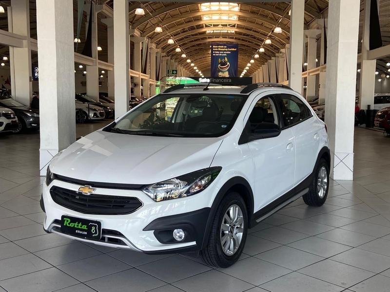 Chevrolet ONIX HATCH ACTIV 1.4 8V Flex 5P Aut. na cor Branco em Curitiba / PR - 45658