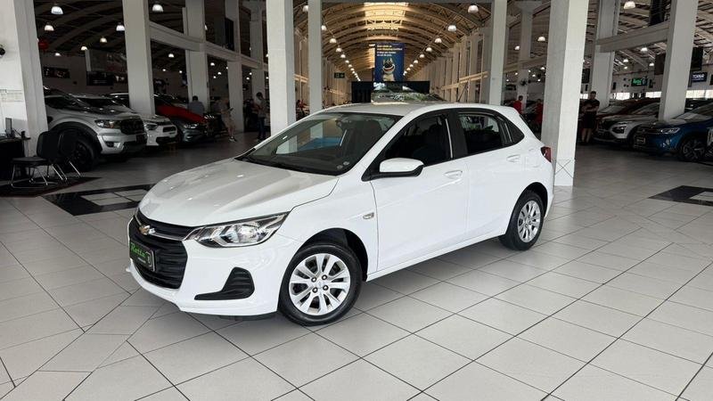 Chevrolet ONIX HATCH 1.0 12V Flex 5p Mec. na cor Branco em Curitiba / PR - 45732
