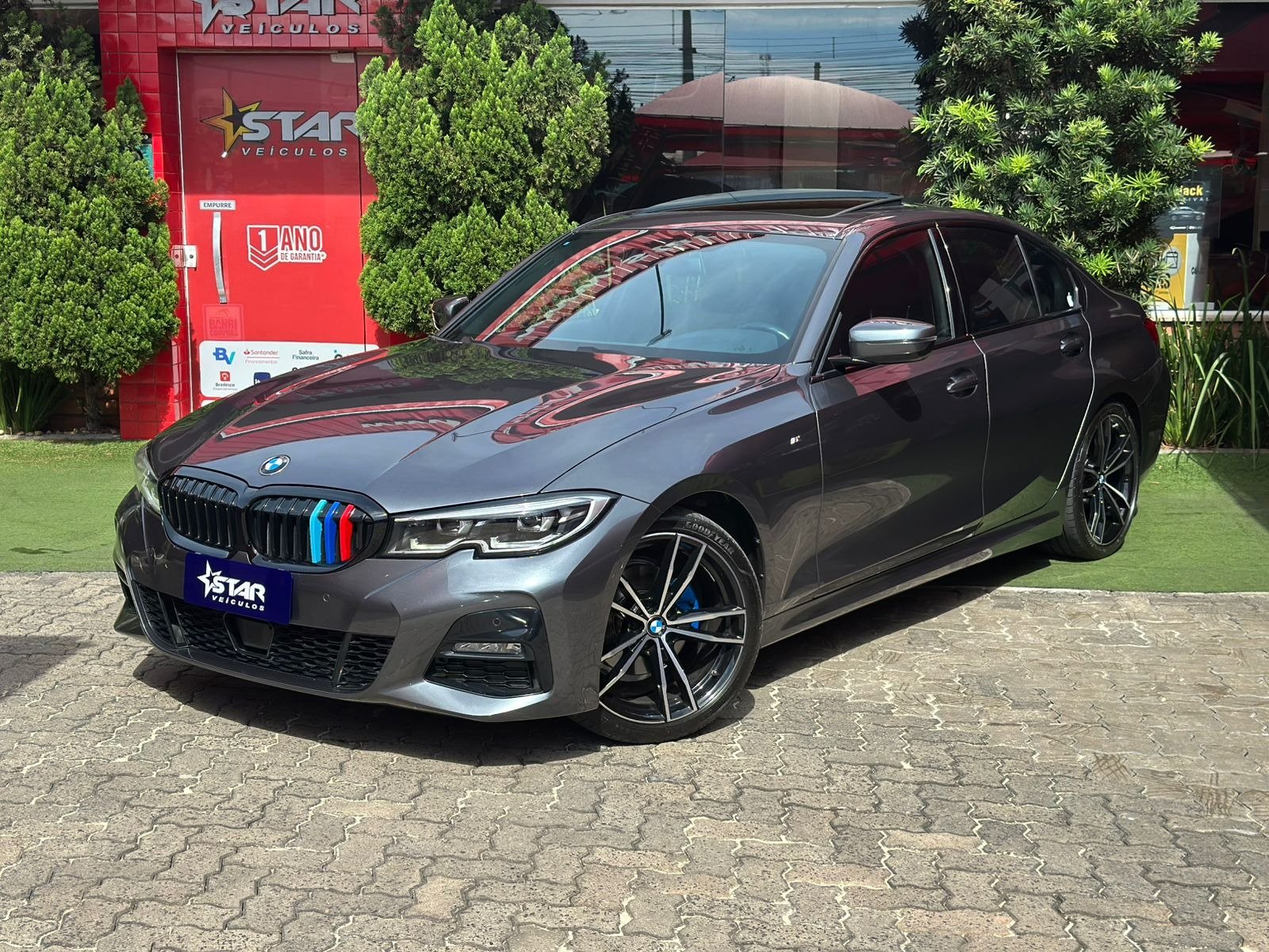 BMW 320i 2.0 TB M Sport A.Flex/M.Sport 4p na cor Cinza no Canoas / RS - 45880