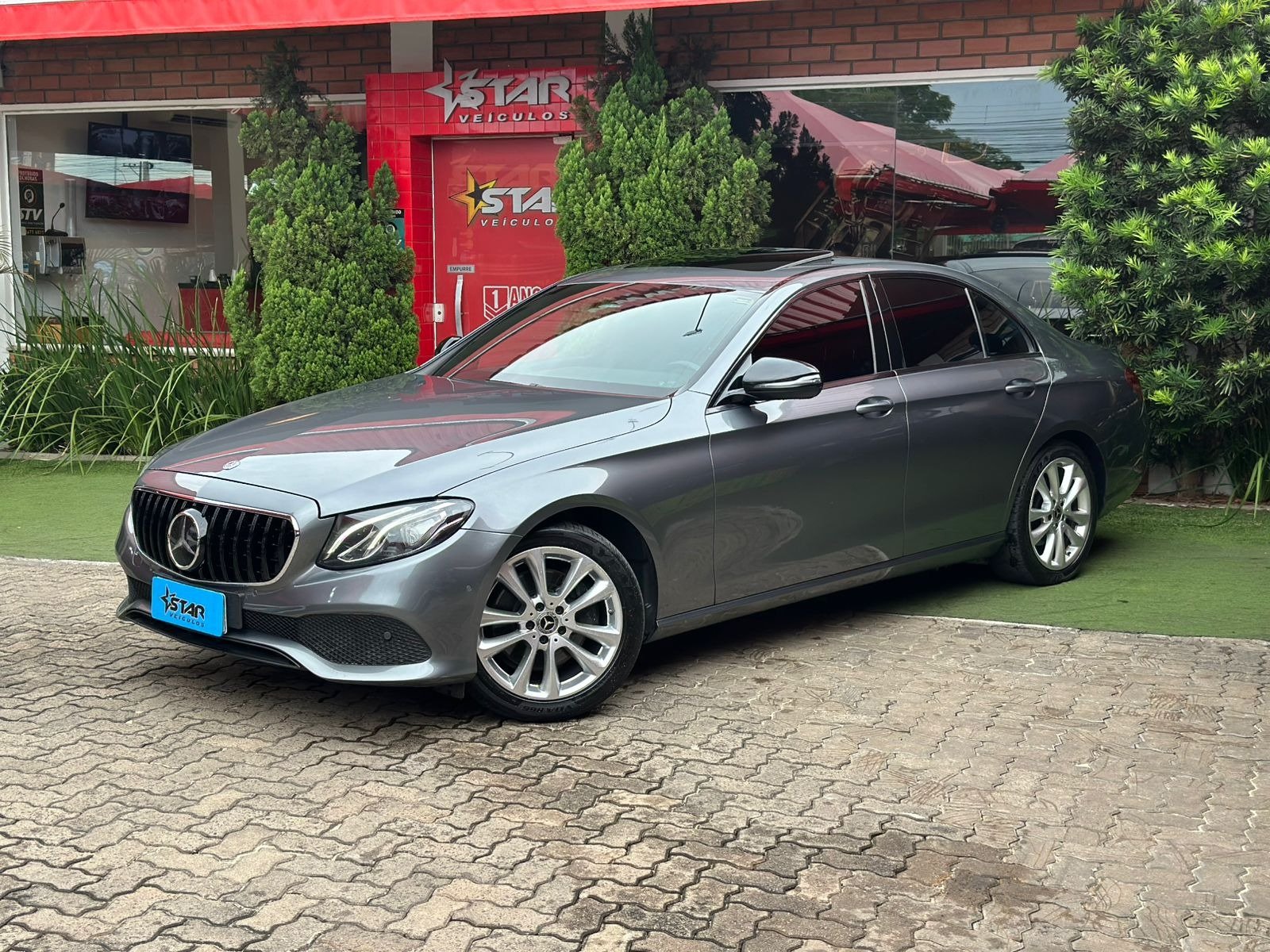 Mercedes-Benz E-250 Exclusive 2.0 TB 211cv Aut. na cor Cinza no Canoas / RS - 45903