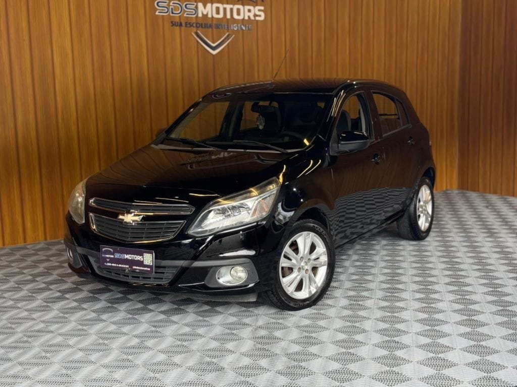 Chevrolet Agile LTZ EASYTRONIC 1.4 8V FlexPower 5p na cor Preto em Joinville / SC - 460