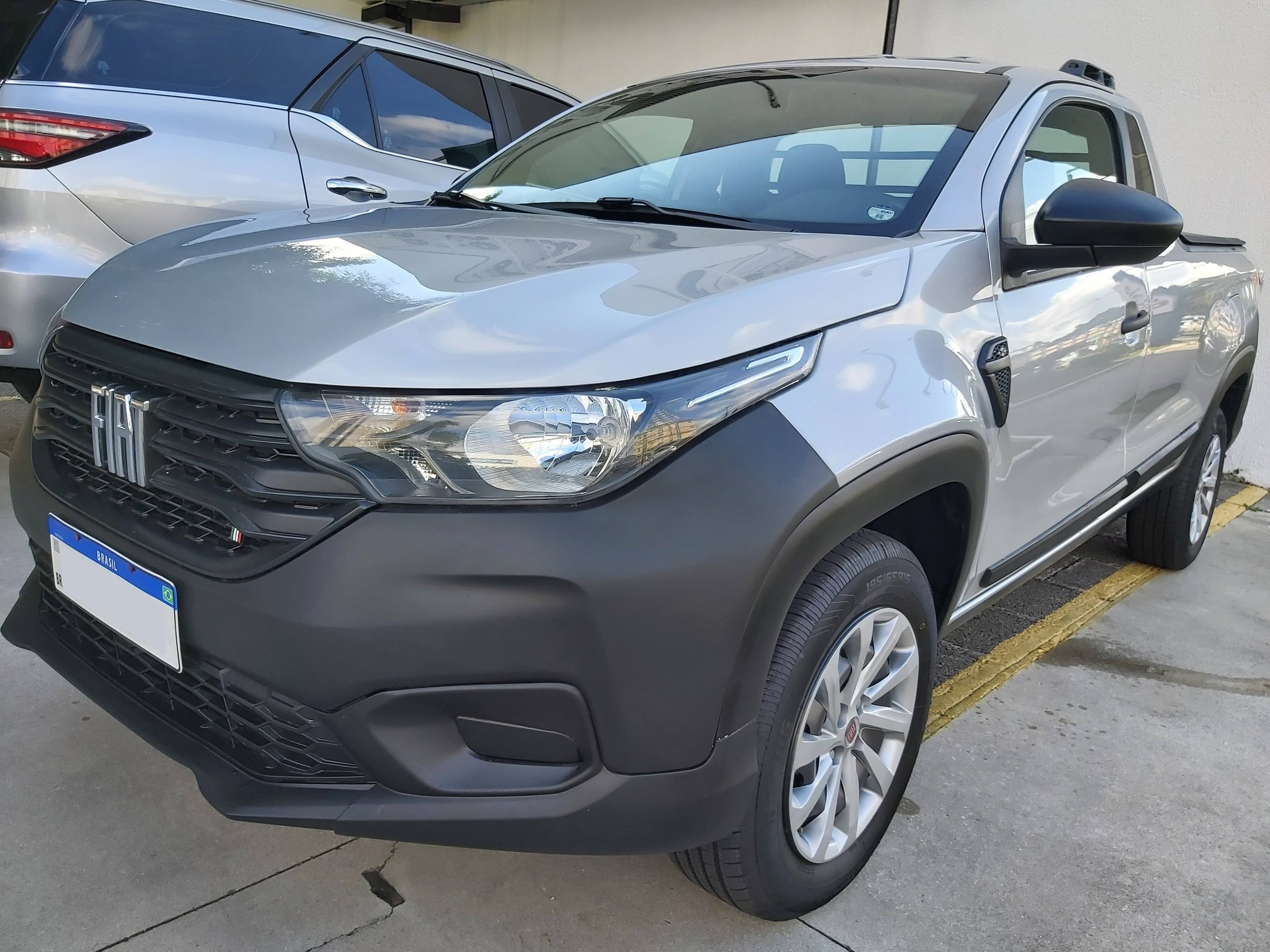 Fiat Strada Endurance 1.4 Flex 8V CS Plus na cor Cinza em Curitiba / PR - 46045
