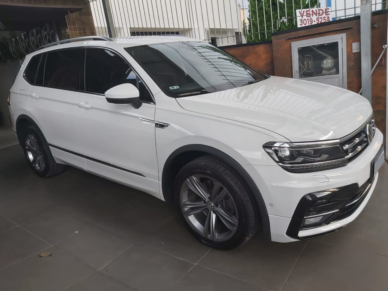 Volkswagen Tiguan Allspac R-Line 350 TSI 2.0 4x4 na cor Branco em Curitiba / PR - 46052