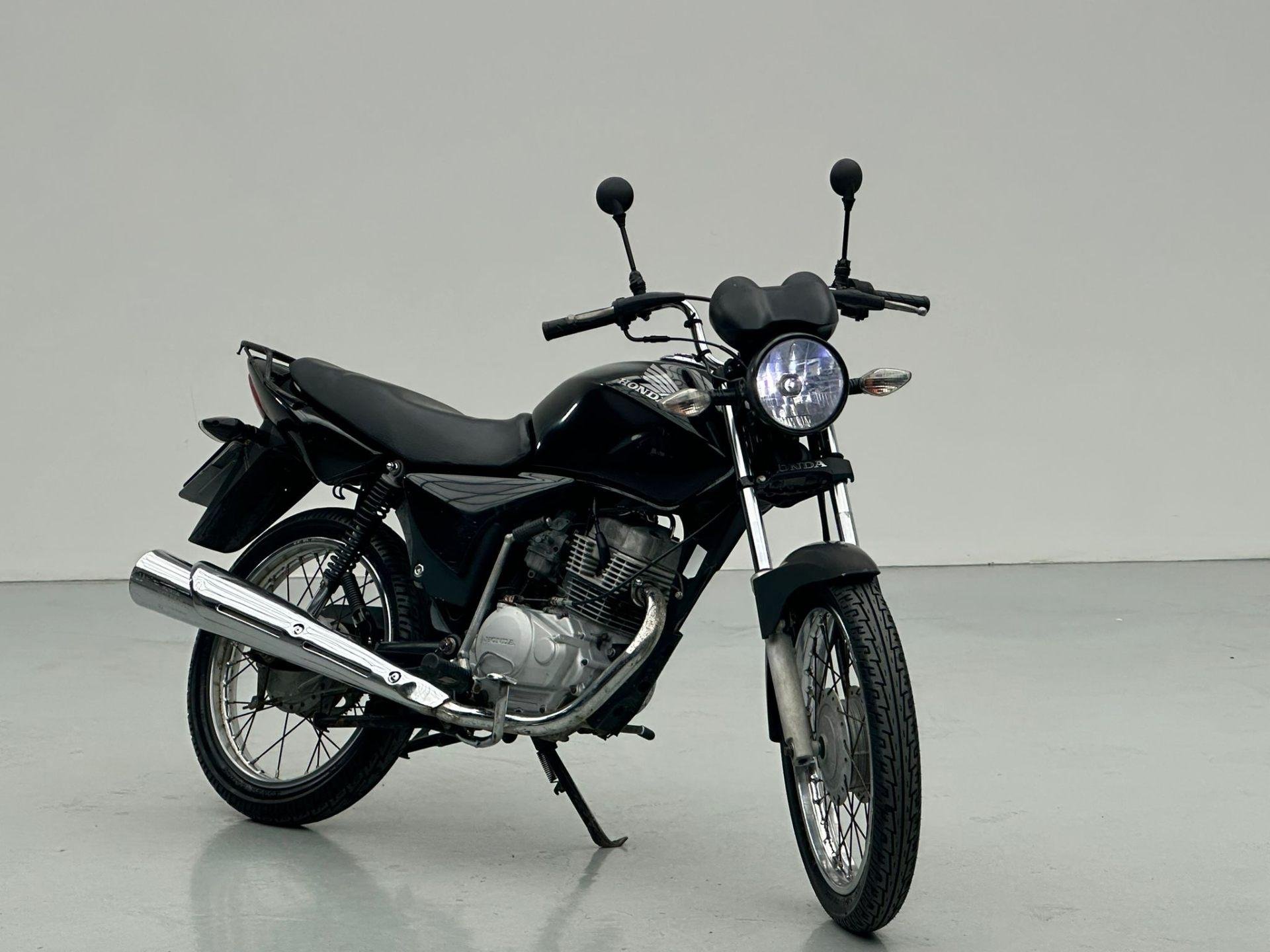 Honda CG 150 TITAN-ES  na cor Preto em Rio do Sul / SC - 46194