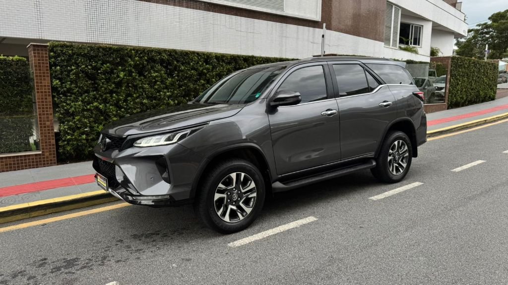 imagem de SW4 Diamond 2.8 TB 4x4 Die. Aut.