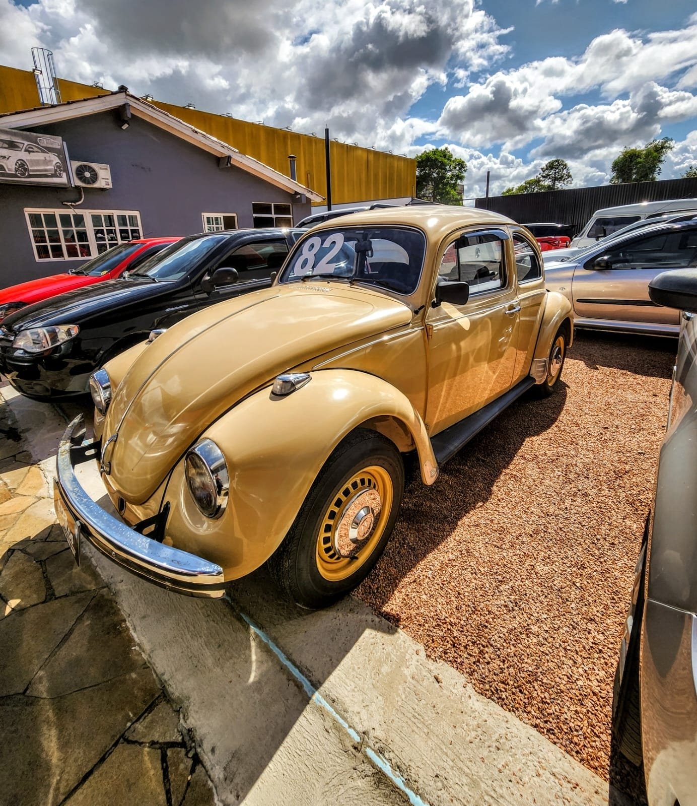 Volkswagen Fusca  na cor Amarelo no Canoas / RS - 46628