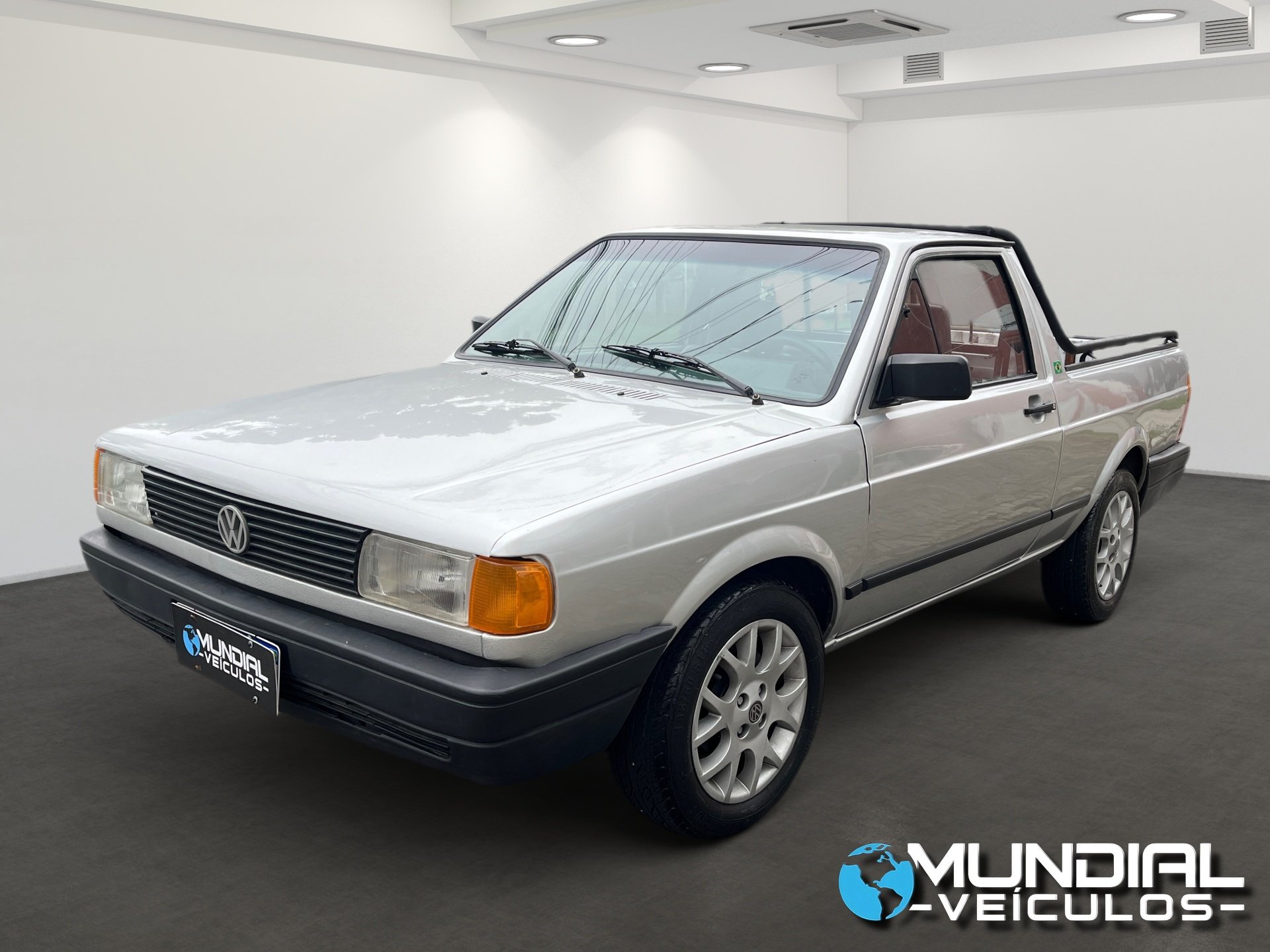 Volkswagen Saveiro CL 1.6 Mi / CL/ C 1.6 na cor Cinza em Araucária / PR - 46691