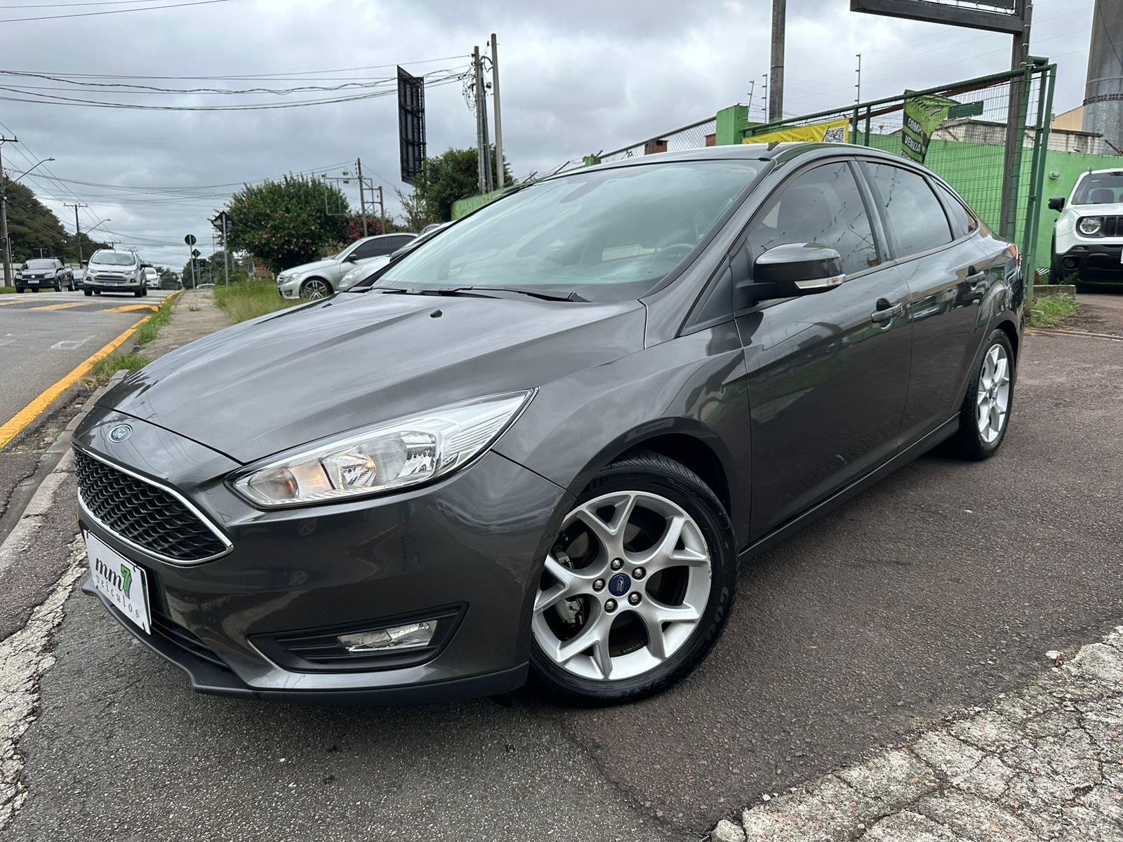 Ford Focus Fastback SE/SE PLUS 2.0 Flex Aut. na cor Cinza em Curitiba / PR - 46896