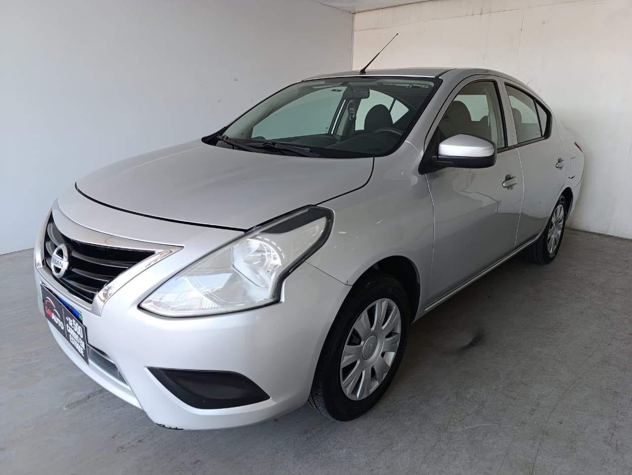 Nissan VERSA S 1.6 16V FlexStart 4p Mec. na cor Prata no Porto Alegre / RS - 47507