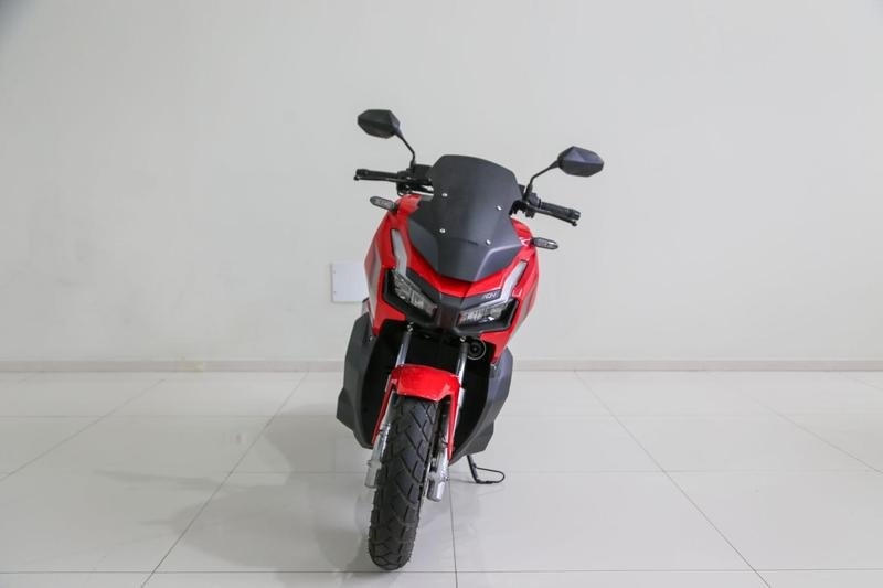Honda ADV 150  na cor Vermelho em Curitiba / PR - 47758