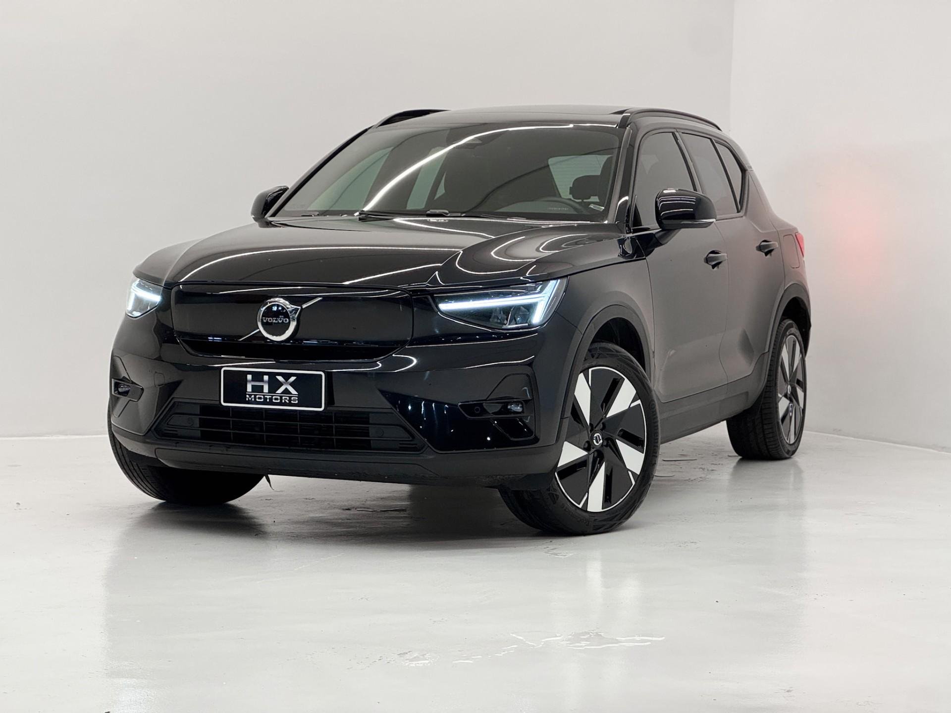 Volvo XC40 Recharge Plus (Elétrico) na cor Preto em São José / SC - 47832