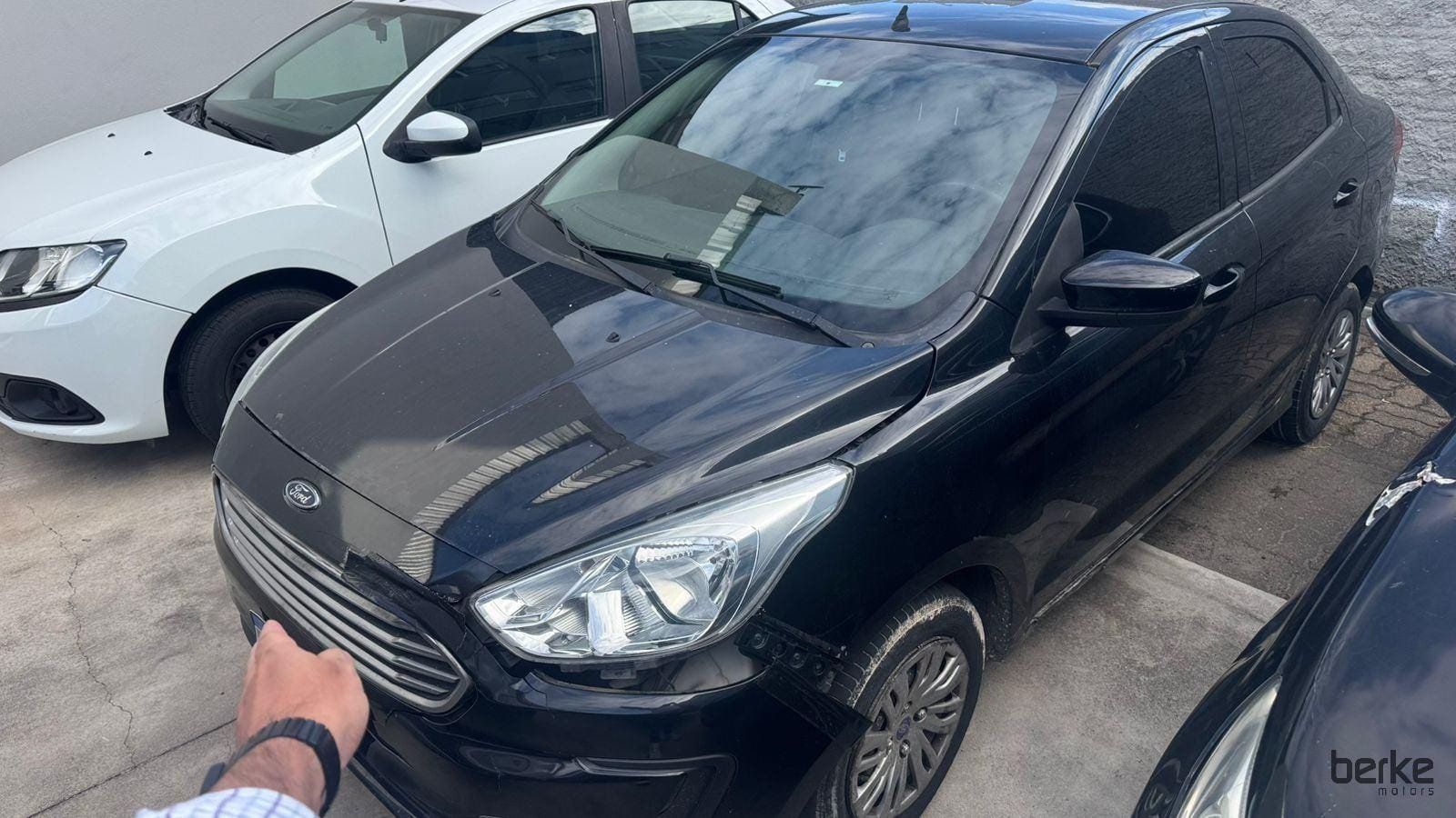 Ford Ka + Sedan 1.0 SE/SE PLUS TiVCT Flex 4p na cor Preto em Florianópolis / SC - 47924