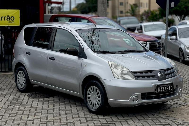 Nissan LIVINA 1.6 16V Flex Fuel 5p na cor Prata em Curitiba / PR - 48021