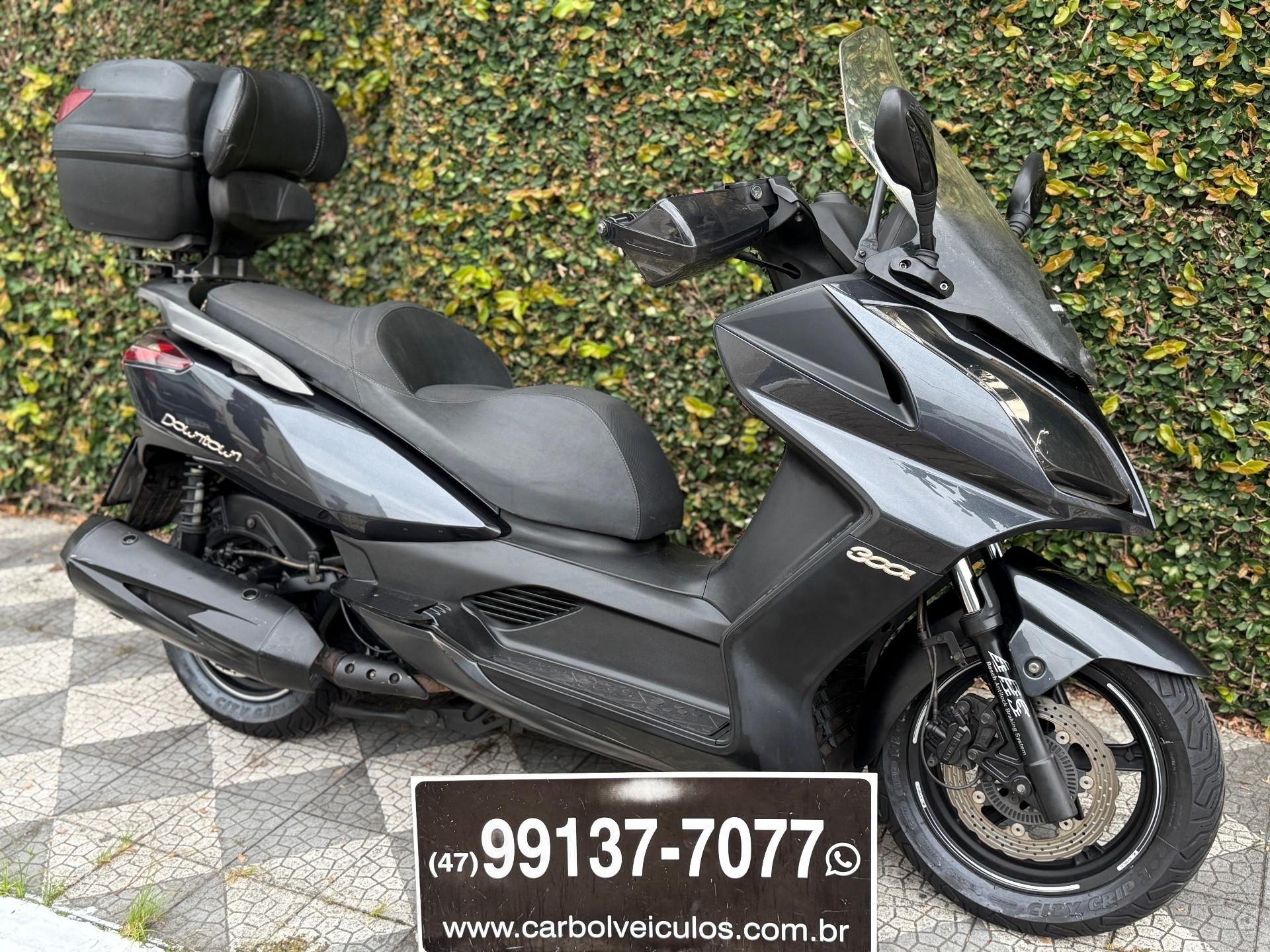 KYMCO DOWNTOWN 300i  na cor Cinza em Itajaí / SC - 48107
