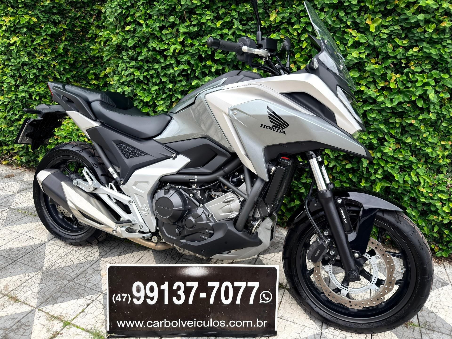 Honda NC 700 X/ 700X ABS  na cor Cinza em Itajaí / SC - 48150