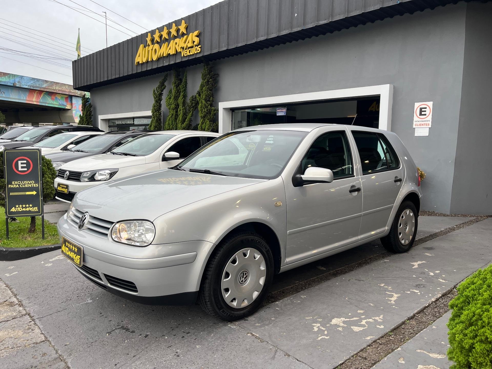 Volkswagen Golf 2.0/2.0 T. Flex Mec.(Black & Silv) na cor Cinza em Sombrio / SC - 48424