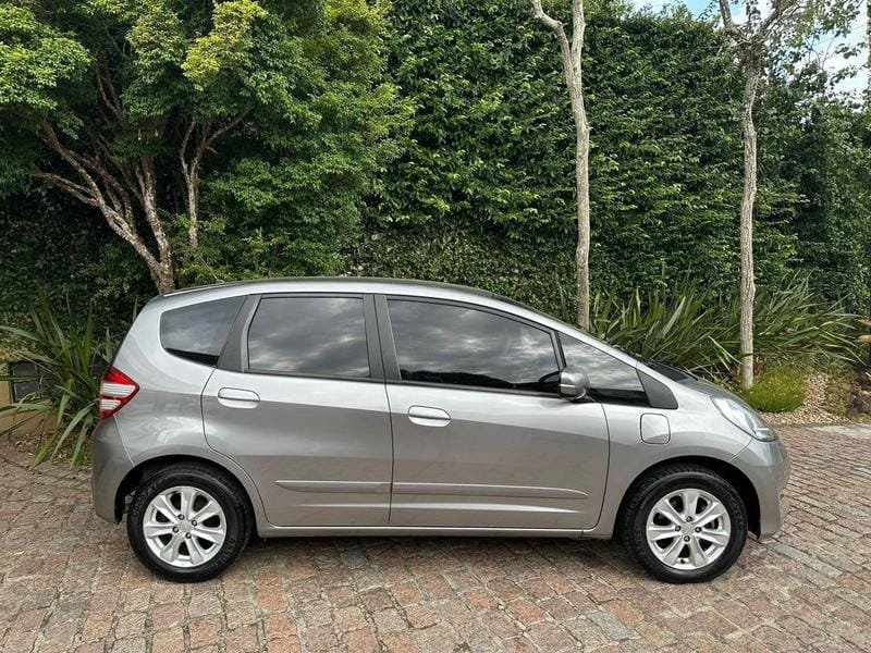 imagem de LX 1.4/ 1.4 Flex 8V/16V 5p Aut.