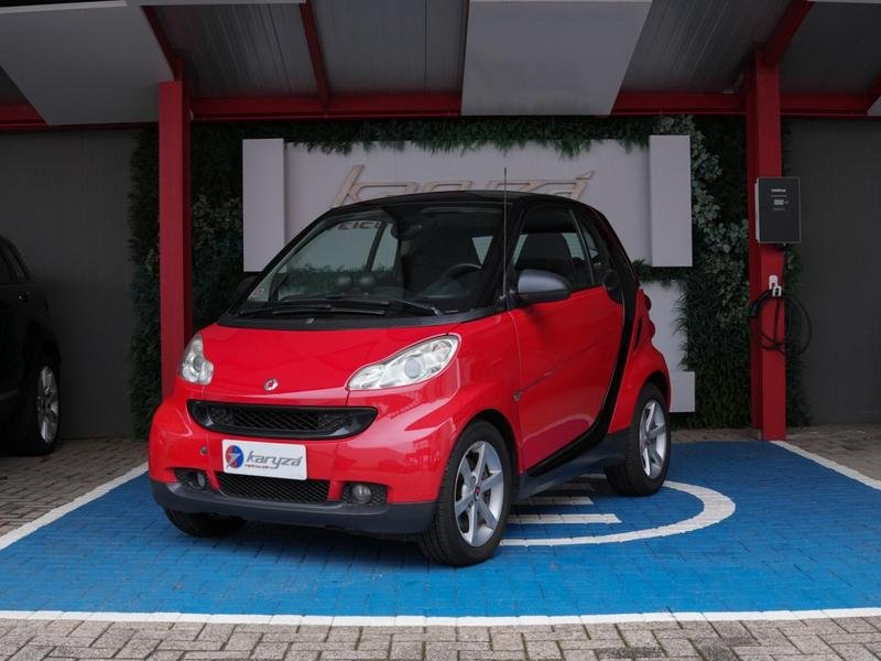 smart fortwo passion coupé 1.0 62kw na cor Vermelho em Curitiba / PR - 49608