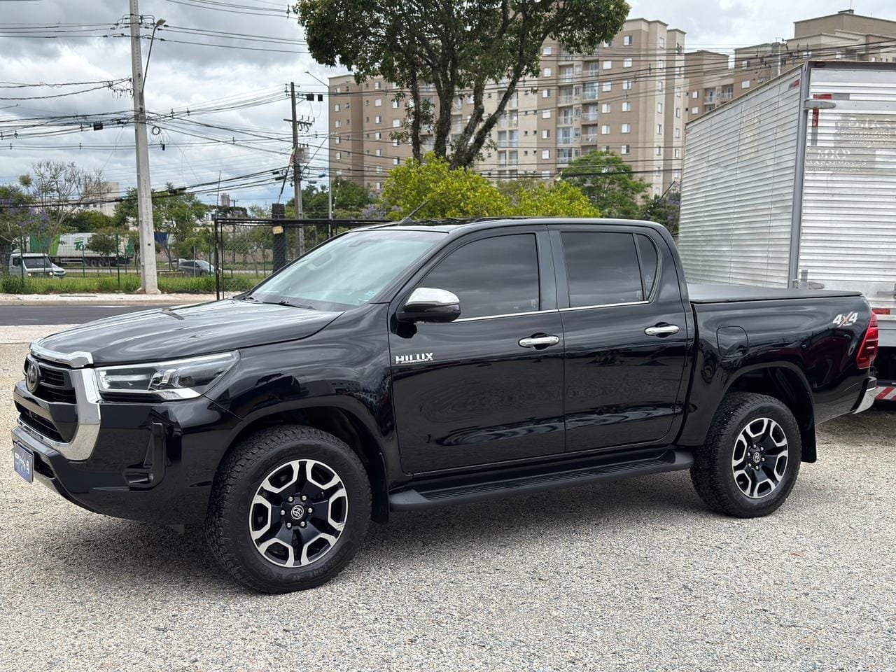 Toyota Hilux CD SRX 4x4 2.8 TDI 16V Diesel Aut. na cor Preto em Curitiba / PR - 49708