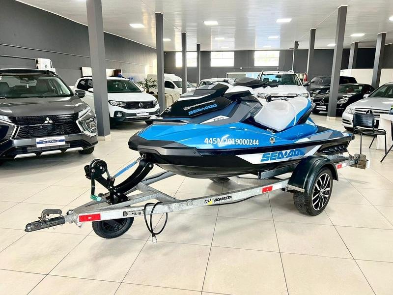 Audi Q3 Black S Line 1.4 TFSI S-tronic na cor Azul em Garopaba / SC - 49900