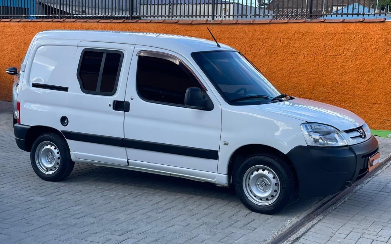 Peugeot Partner Furgão 1.6 16V/ 1.6 16V Flex 3p na cor Branco em Curitiba / PR - 5007