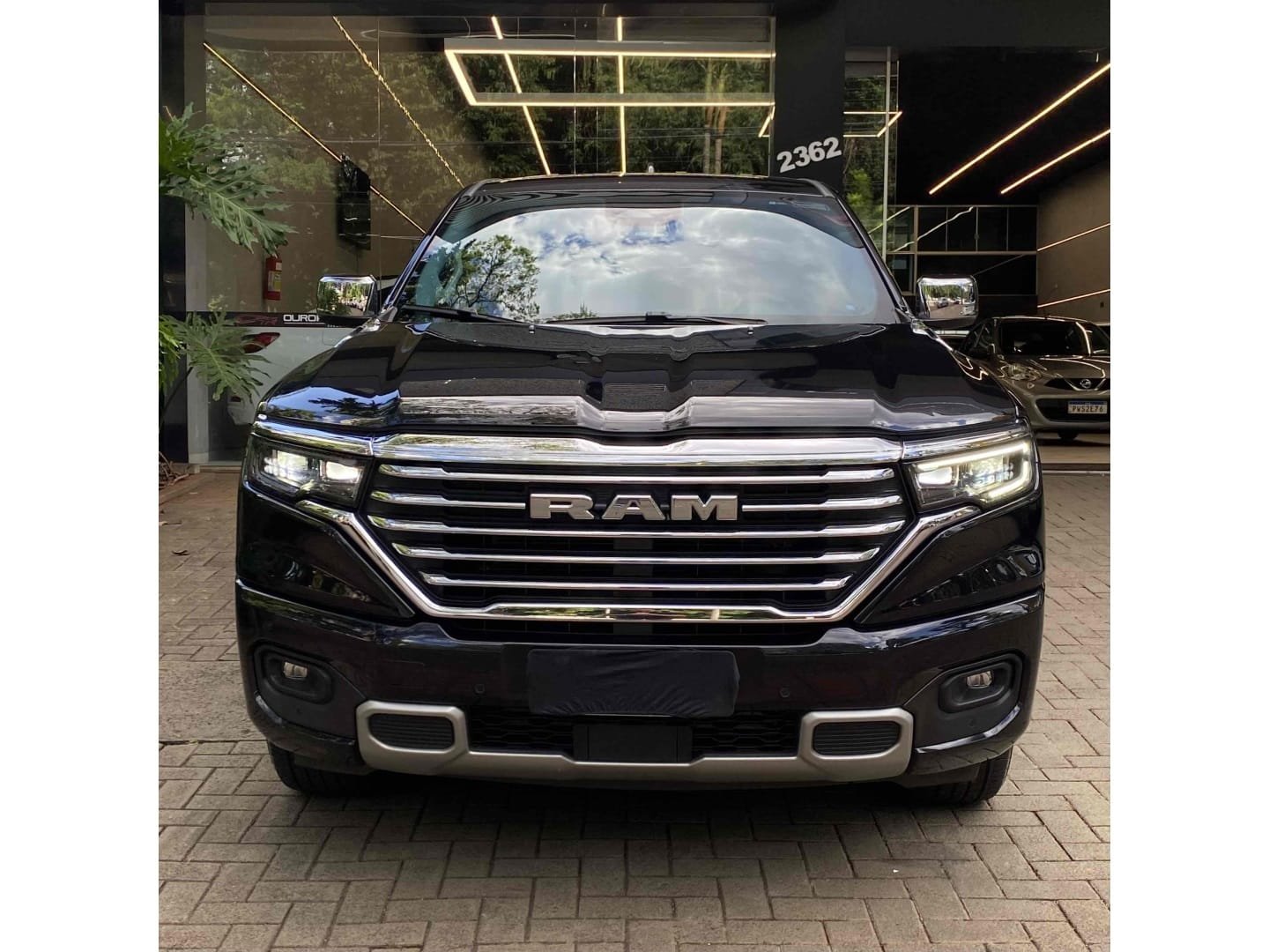 RAM Rampage LARAMIE 2.0 TB CD 4X4 Die. Aut. na cor Preto em Maringá / PR - 50178