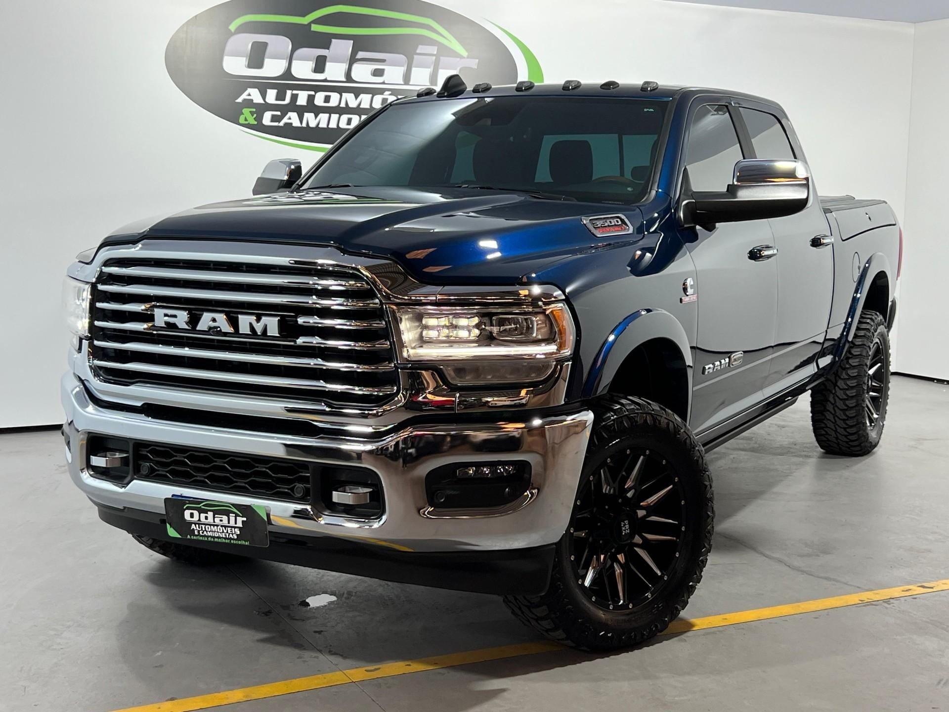 RAM 3500 LIMITED LONGHORN 6.7 TB CD Diesel na cor Azul em Blumenau / SC - 50441