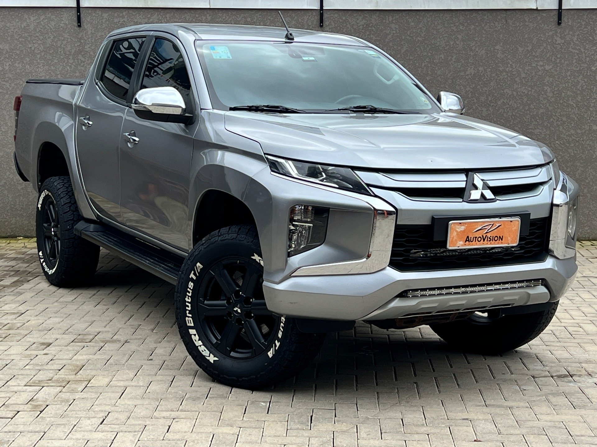 imagem de Triton HPE 3.2 CD TB Int.Diesel Aut