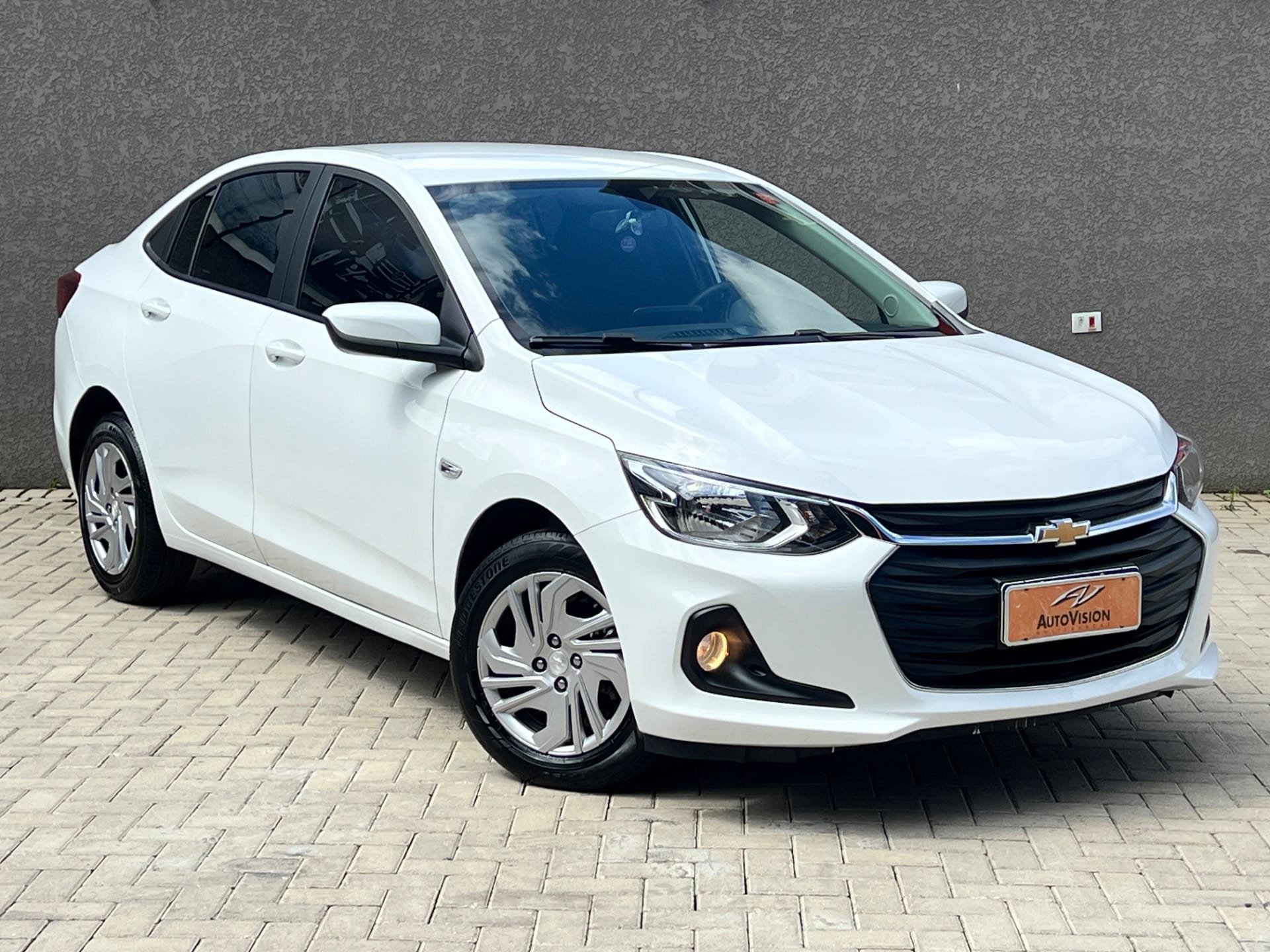 Chevrolet ONIX SEDAN Plus 1.0 12V Mec. na cor Branco em Curitiba / PR - 50568