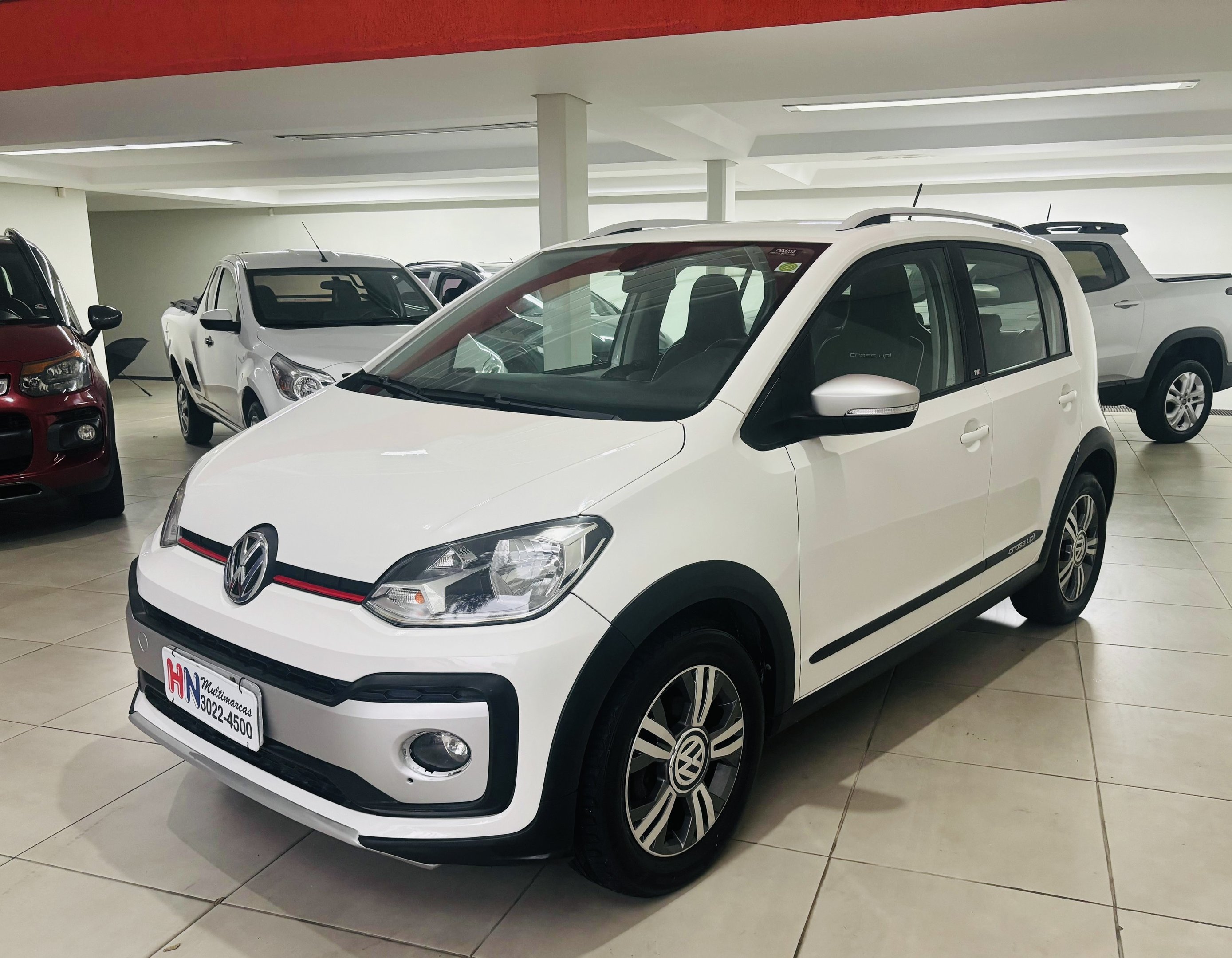 Volkswagen Up! cross 1.0 TSI Total Flex 12V 5p na cor Branco em Curitiba / PR - 50937