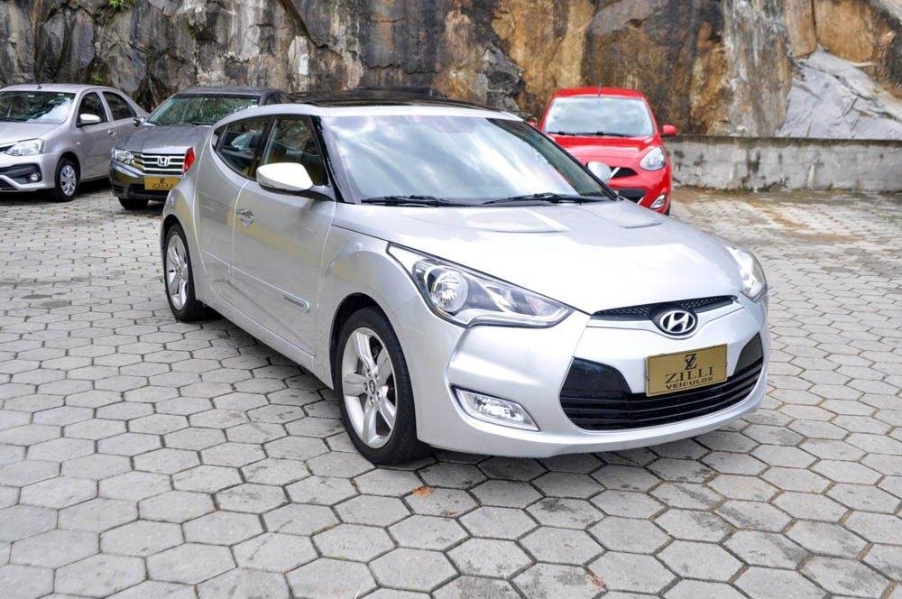 Hyundai Veloster 1.6 16V 140cv Aut. na cor Cinza em Florianópolis / SC - 51273