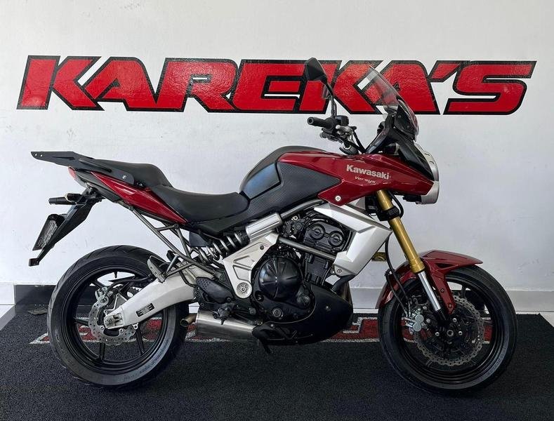 KAWASAKI Versys TOURER 650  na cor Vermelho em Curitiba / PR - 51393