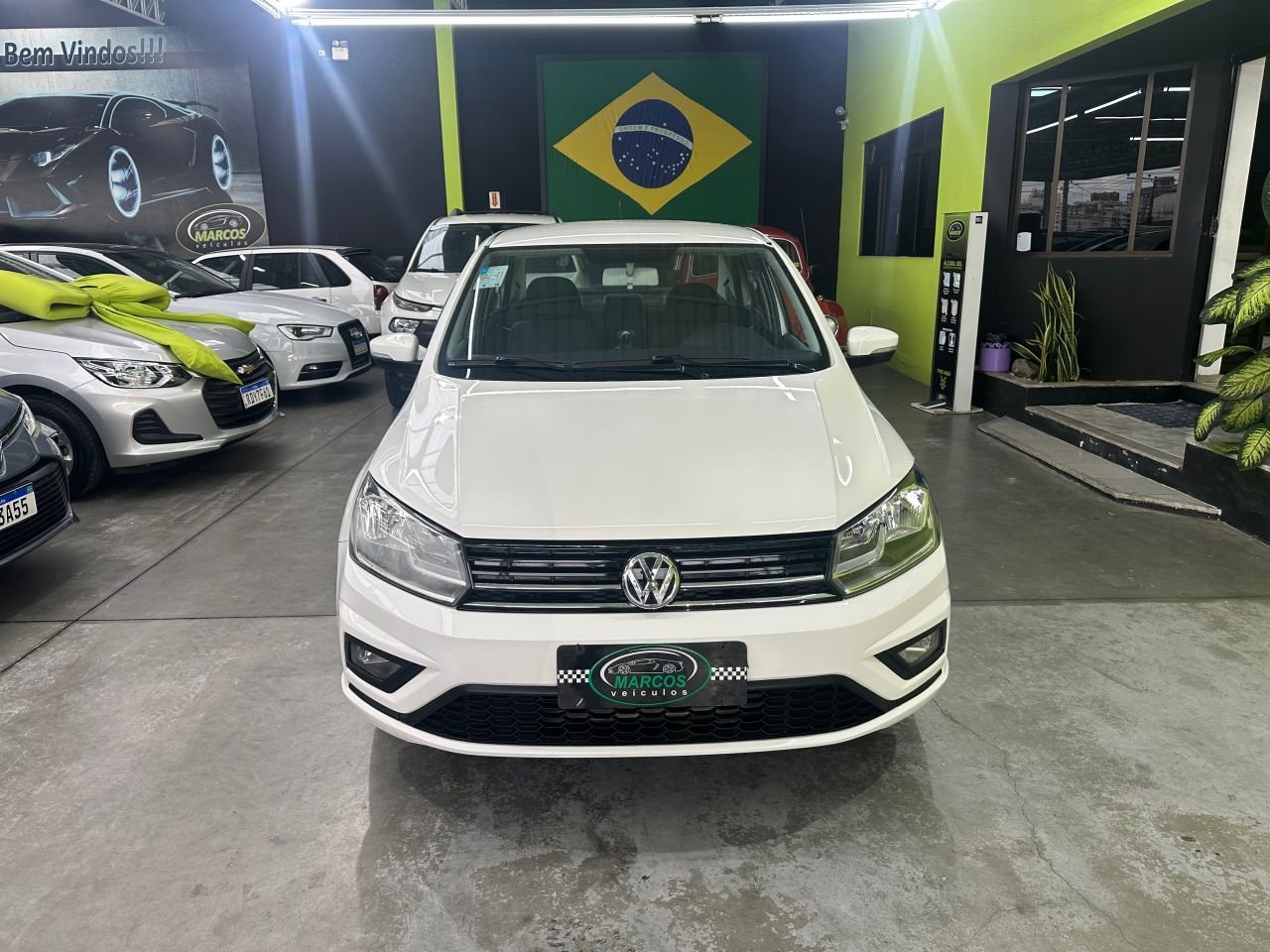 Volkswagen Voyage 1.6 MSI Flex 16V 4p Aut. na cor Branco em São José / SC - 51663