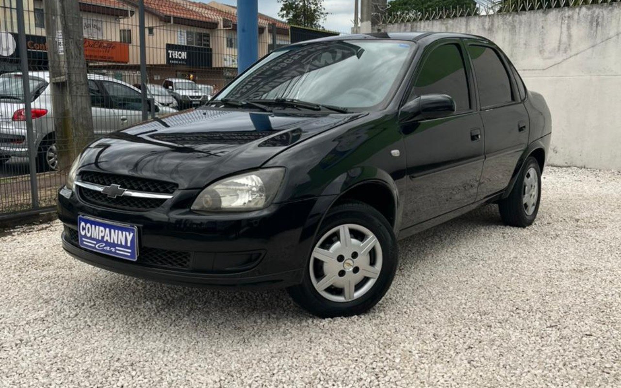 Chevrolet Classic Life/LS 1.0 VHC FlexP. 4p na cor Preto em Curitiba / PR - 51910