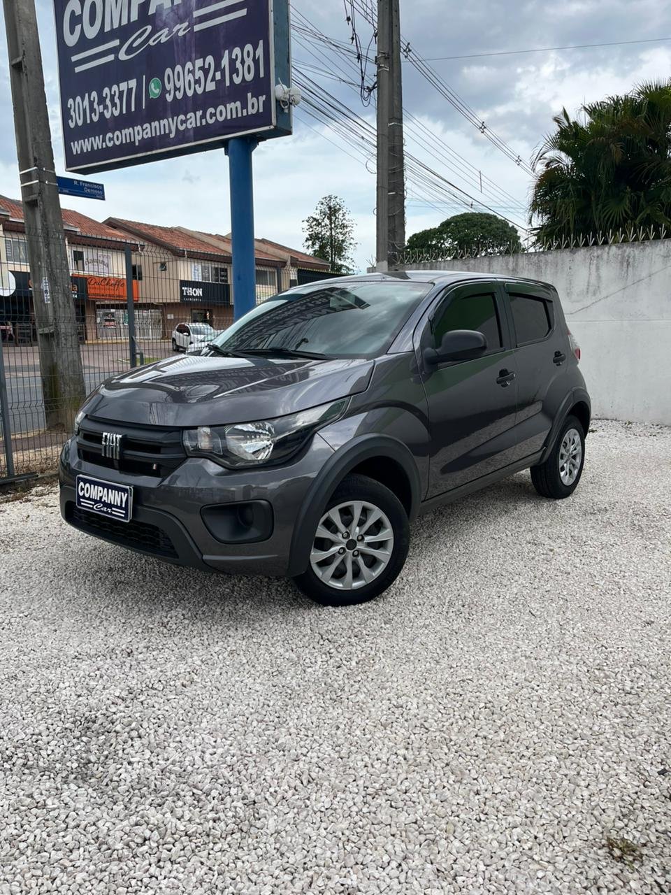 Fiat Mobi LIKE 1.0 Fire Flex 5p. na cor Cinza em Curitiba / PR - 51915