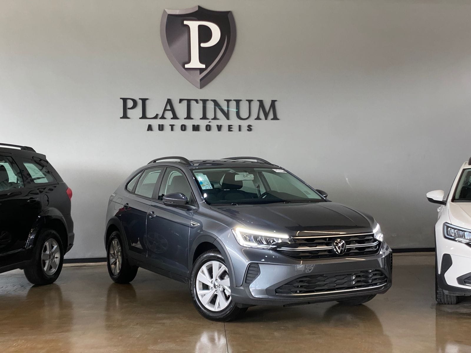 Volkswagen Nivus Comfortline 1.0 200 TSI Flex Aut. na cor Cinza em Palhoça / SC - 51927