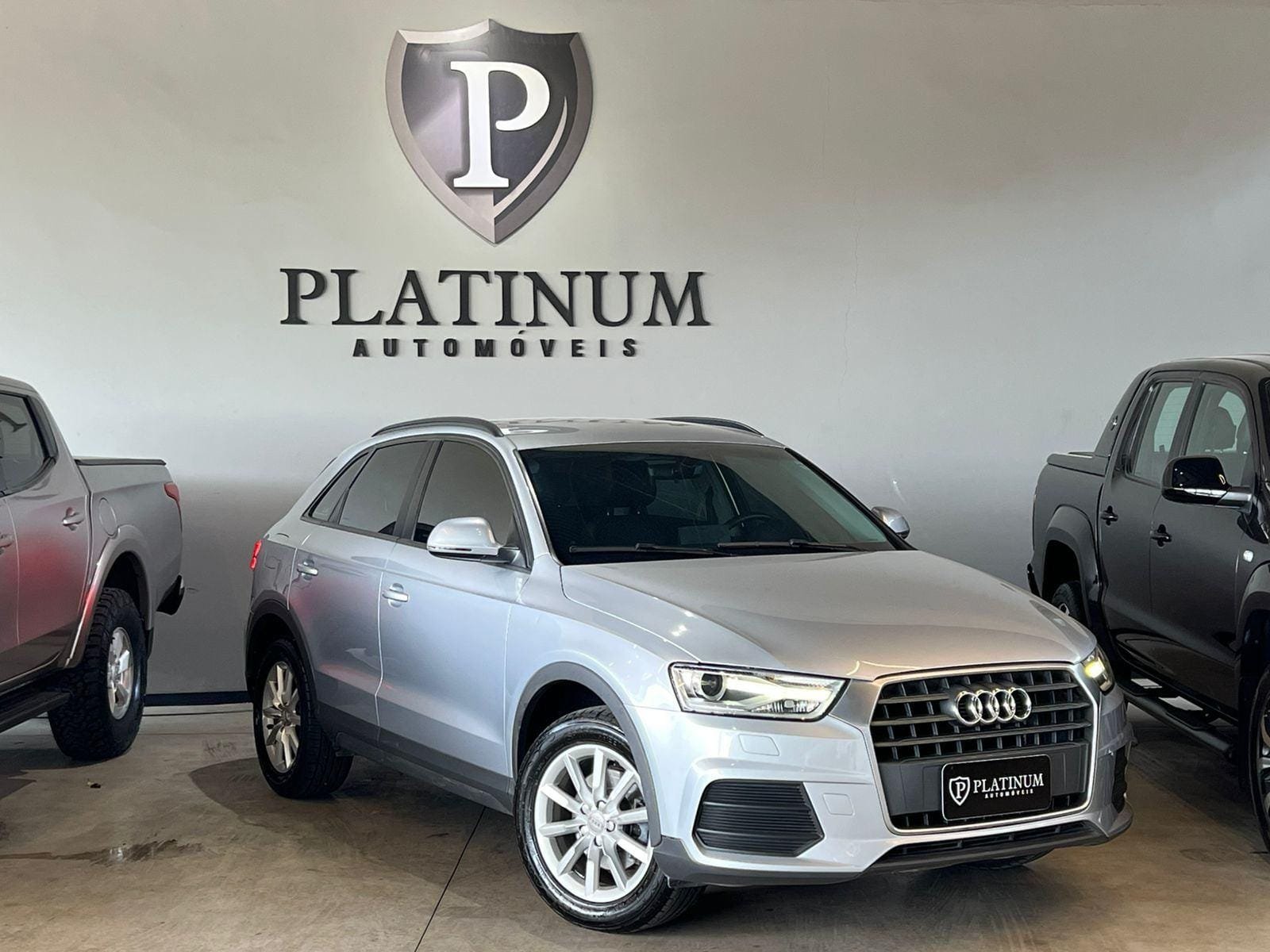 Audi Q3 Black Ed. 1.4 TFSI Flex/Black S-tron. na cor Cinza em Palhoça / SC - 51958