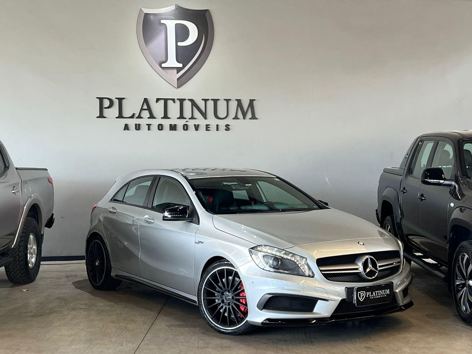 Mercedes-Benz A-45 AMG 4MATIC 2.0 Turbo Aut. na cor Cinza em Palhoça / SC - 51960
