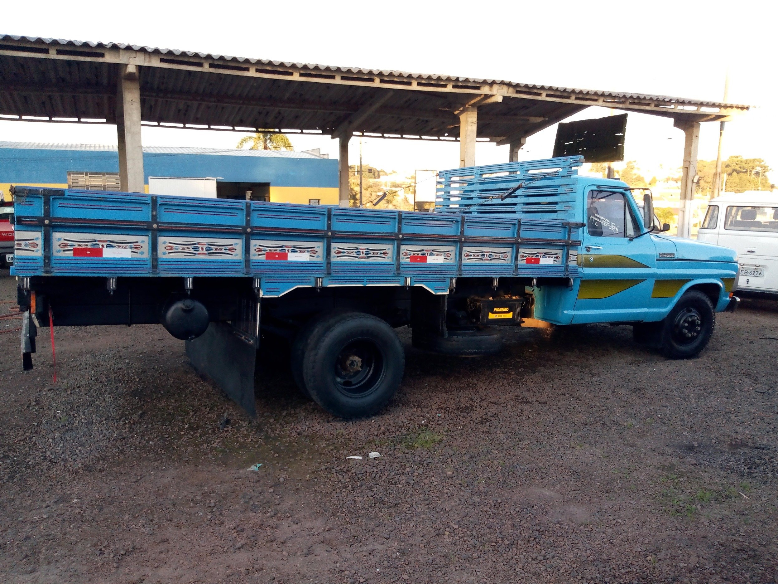 Ford F-4000 4x2 2p (diesel)(E5) na cor Azul em Campo Largo / PR - 51991