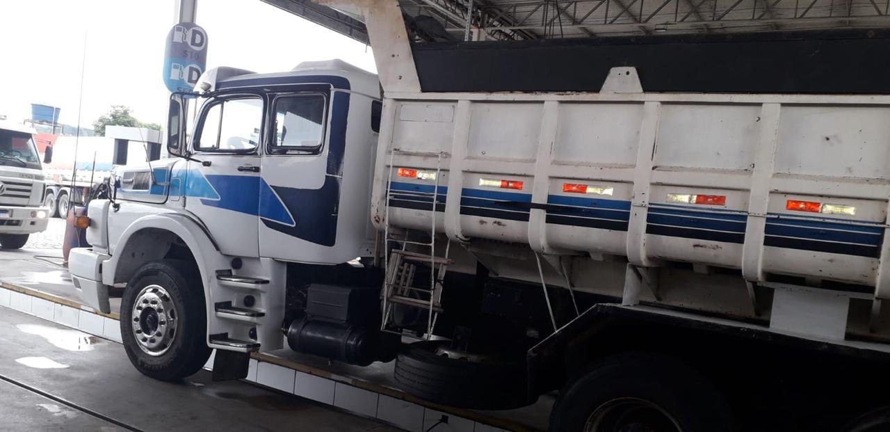 Mercedes-Benz LS-1935 3-Eixos 2p (diesel) na cor Branco em Campo Largo / PR - 52001